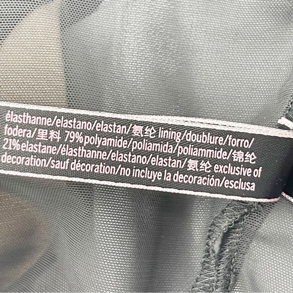 VICTORIA’S SECRET Women’s Strappy Leopard Print Low Impact Sports Bra Size S - Picture 9 of 9